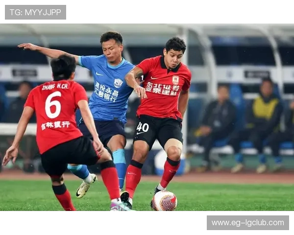 围绕以足球喻雄狮的成语意象深入探索球队奋进精神之光芒力量之韵 围绕以足球喻雄狮的成语意象深入探索球队奋进精神之光芒力量之韵